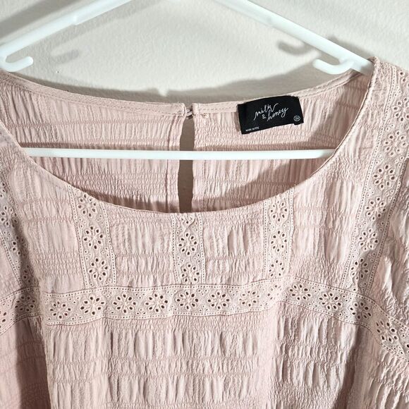 Milk & Honey Womens Plus Size 3X Short Sleeve Pink Crochet detail gathered sleev - Picture 3 of 6